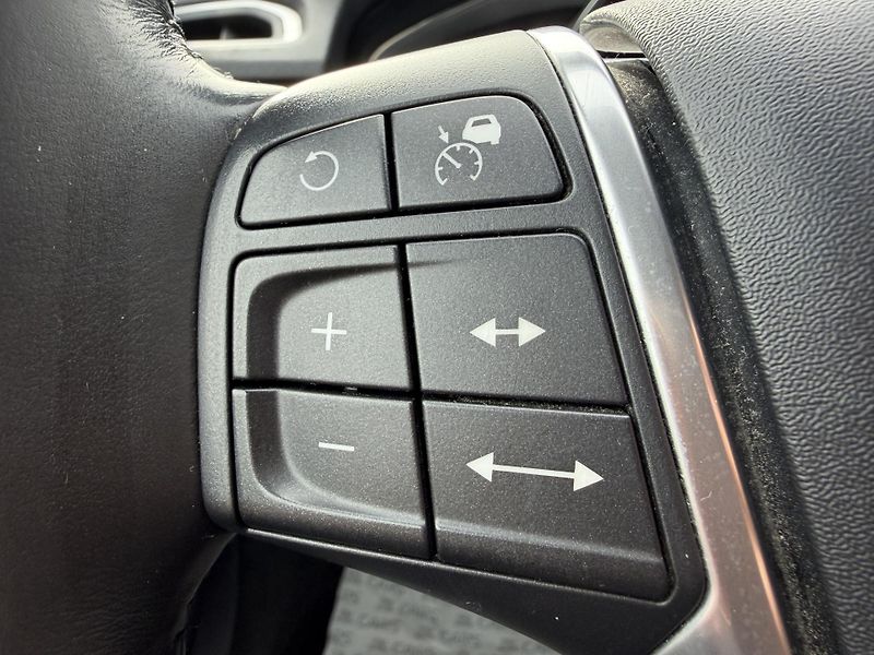 Volvo V70 2.0 D4 POLESTAR NAVI ROZVODY - fotka 19 z 46