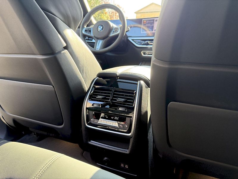 BMW X5 xDrive40d M-PRO Individ. Gar.+ - fotka 19 z 48