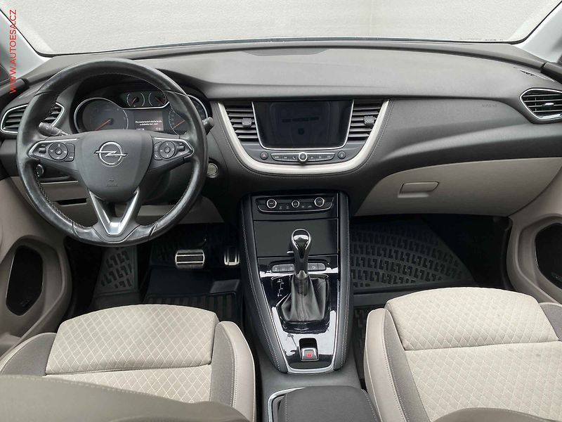 Opel Grandland X (2019) 1.5 CDTi, Ultimate, AT, panor - fotka 8 z 19