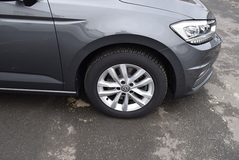 Volkswagen Touran (2017) 1.4TSI 110kw HIGHLINE 7M TAŽNÉ - fotka 5 z 50