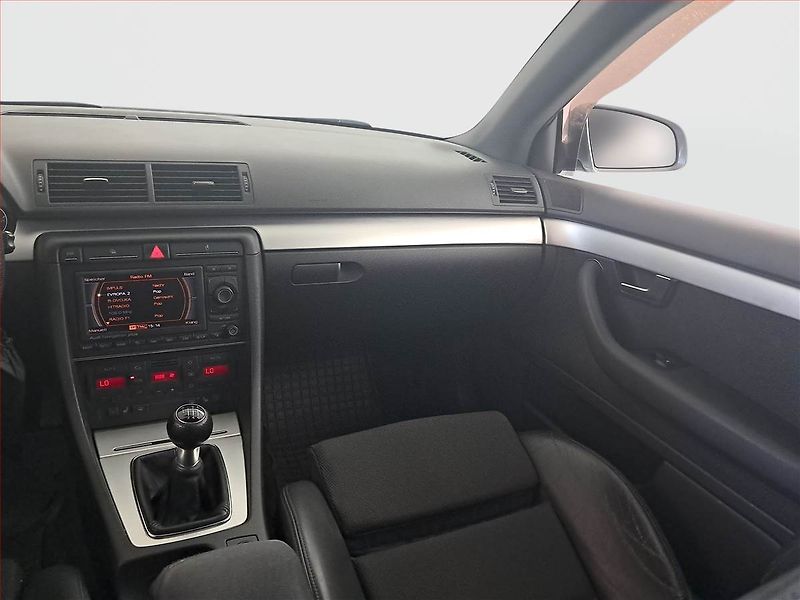Audi A4 (2007) 2.7 TDI, nová STK - fotka 8 z 15