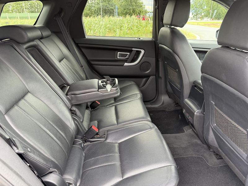 Land Rover Discovery Sport 2.2 TD4 4X4 XENON KŮŽE TAŽNÉ - fotka 35 z 44