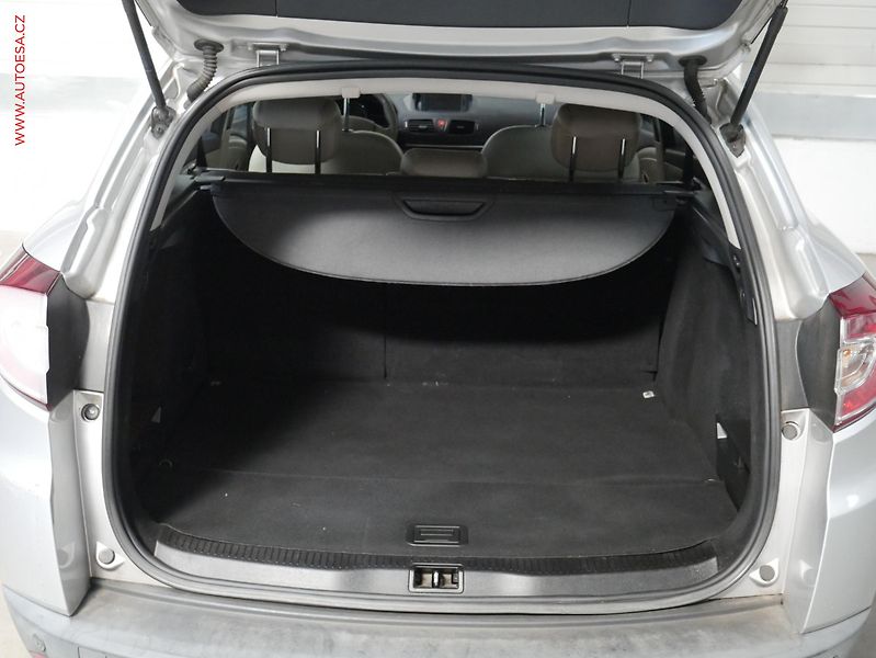Renault Mégane (2010) 1.9 dCi, Navi, AC - fotka 7 z 18