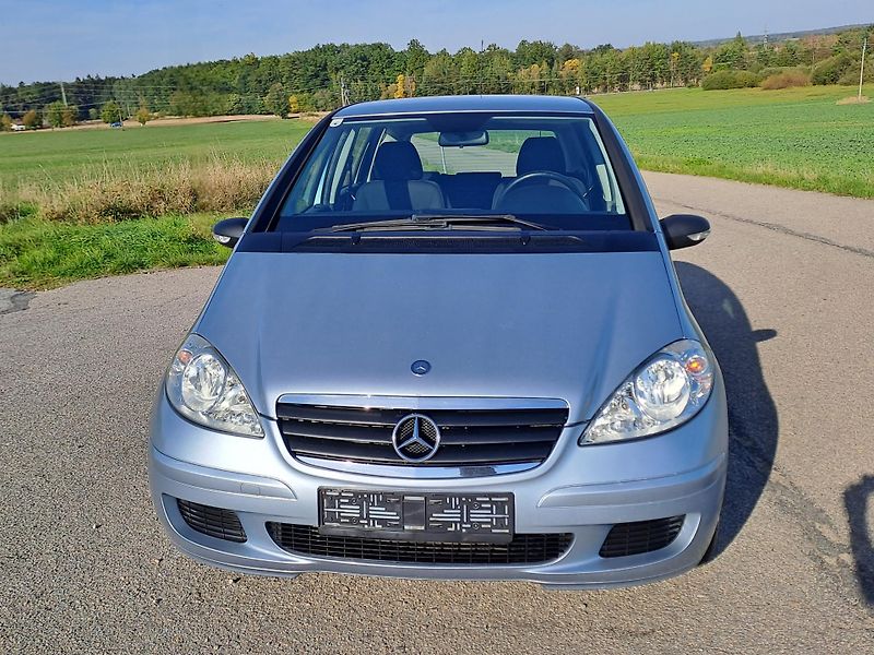 Mercedes-Benz Třídy A (2008) 1.5 AUTOMAT SERVISKA PĚKNÝ - fotka 2 z 37