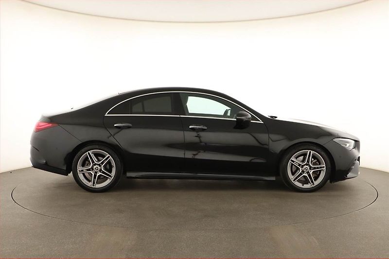 Mercedes-Benz CLA (2024) 200 - fotka 6 z 20