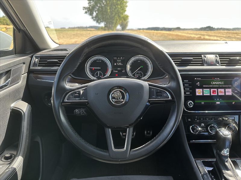 Škoda Superb 2,0 TDI 140kW DSG Scout 4x4 CZ - fotka 19 z 39