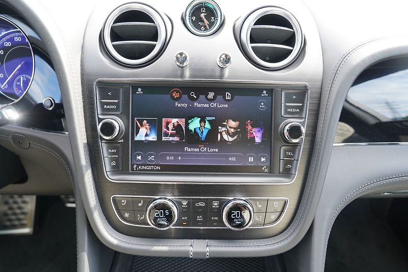 Bentley Bentayga 4.0i V8, Mulliner, ČR, DPH - fotka 43 z 51