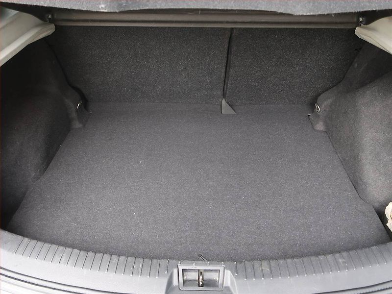 Nissan Qashqai (2013) 1.6 dCi, 4X4, Navi, Xenony - fotka 14 z 17
