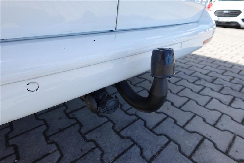 Volkswagen Caravelle 2,0 TDi  L2H1 8MÍST KLIMA - fotka 14 z 37