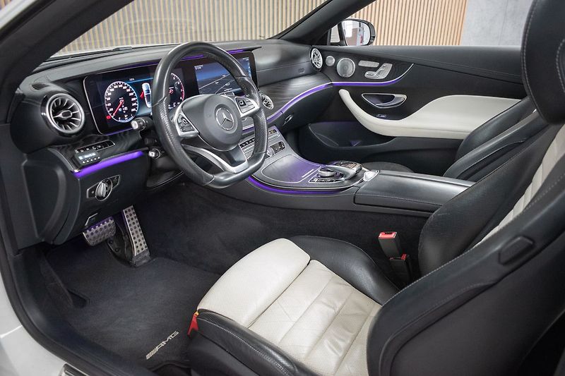 Mercedes-Benz Třídy E E400 AMG*4MATIC*AIRMATIC* - fotka 13 z 36