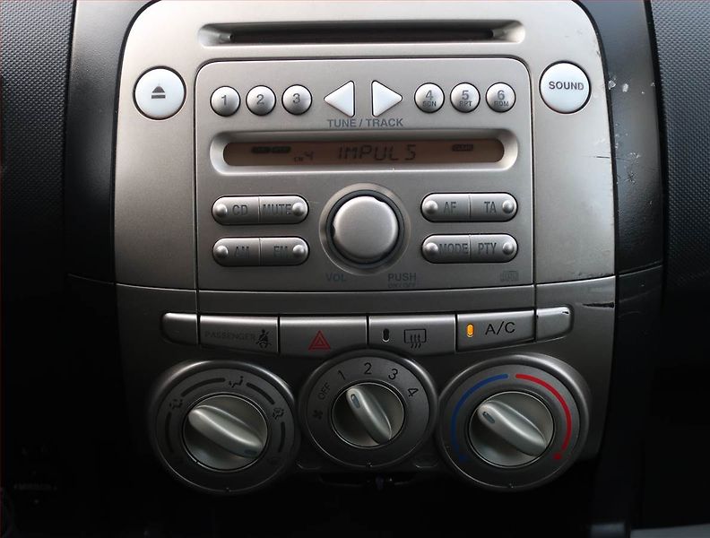 Daihatsu Sirion (2008) 1.3, 4X4, nová STK, Tažné - fotka 12 z 16