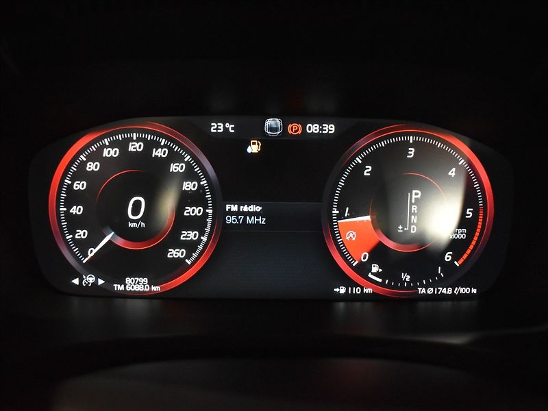 Volvo V90 2,0 CC D5 PRO Bezklíč,Tažný - fotka 26 z 26