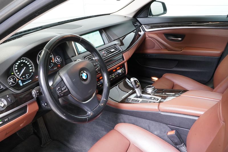 BMW Řada 5 530xD,NZ.TOP,PANO,ADAPTIVE LED - fotka 15 z 40