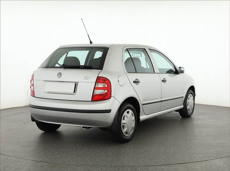 Škoda Fabia (2004) 1.2 12V, nová STK, CZ doklady - fotka 5 z 13