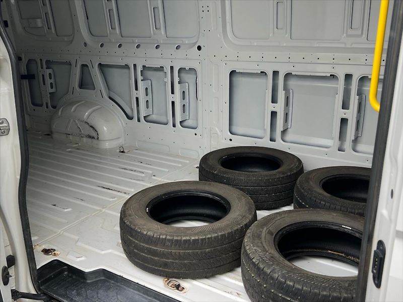 Volkswagen Crafter 2,0 TDi 103 kW L4H2  35 - fotka 13 z 23