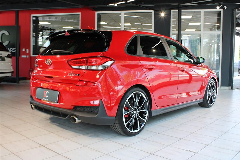 Hyundai i30 N Performance - fotka 6 z 40
