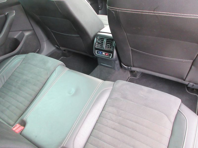 Volkswagen Passat Variant 2.0 Tdi 110kw, Dsg Elegance - fotka 16 z 19