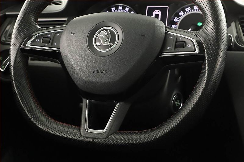 Škoda Rapid (2015) Spaceback 1.4 TDI, Automat - fotka 17 z 19