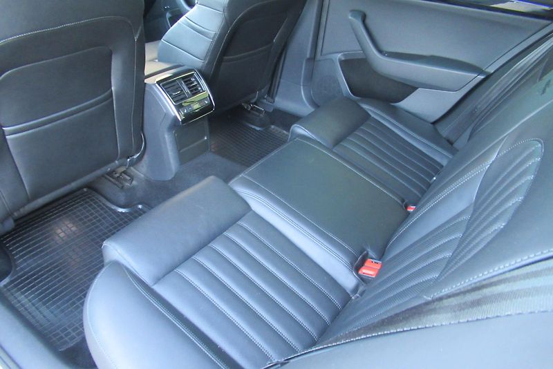Škoda Superb 2.0 TDI DSG L&K TAŽNÉ - fotka 29 z 41