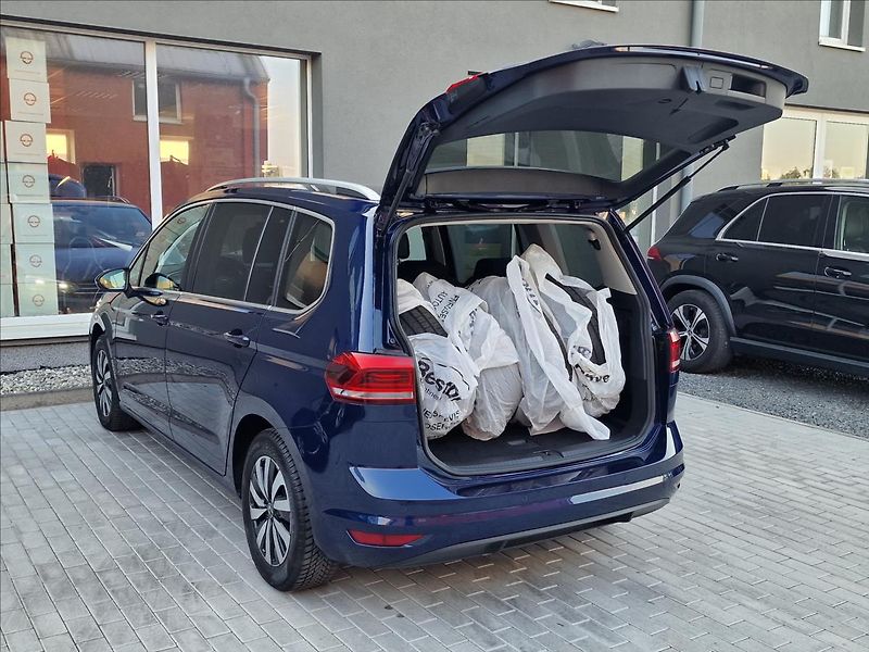 Volkswagen Touran 1.5 TSI DSG Evo Highline,ČR - fotka 41 z 50