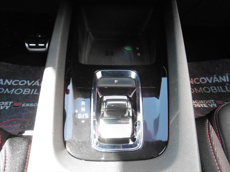 Škoda Octavia 2,0 TDi IV RS Combi DSG - fotka 18 z 20