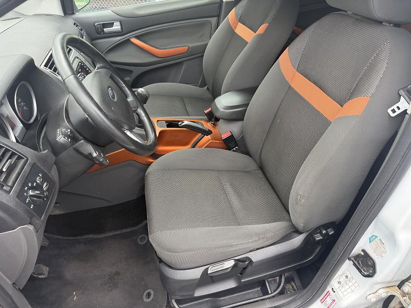 Ford Kuga 2,0TDCI 4x4 Tažné - fotka 10 z 19