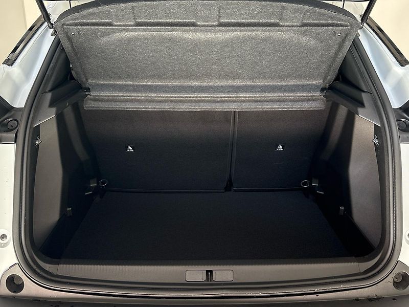 Peugeot 2008 (2026) Business Hybrid 110 e-DCS6 - fotka 9 z 36