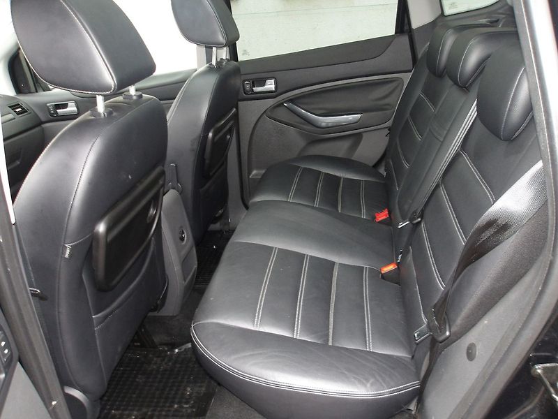 Ford Kuga 2,0TDCi TITANIUM Aut. 4x4! - fotka 28 z 44