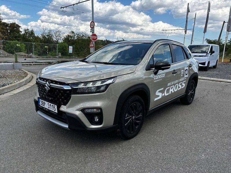 Suzuki S-Cross 4x4 Black Edition - fotka 3 z 12