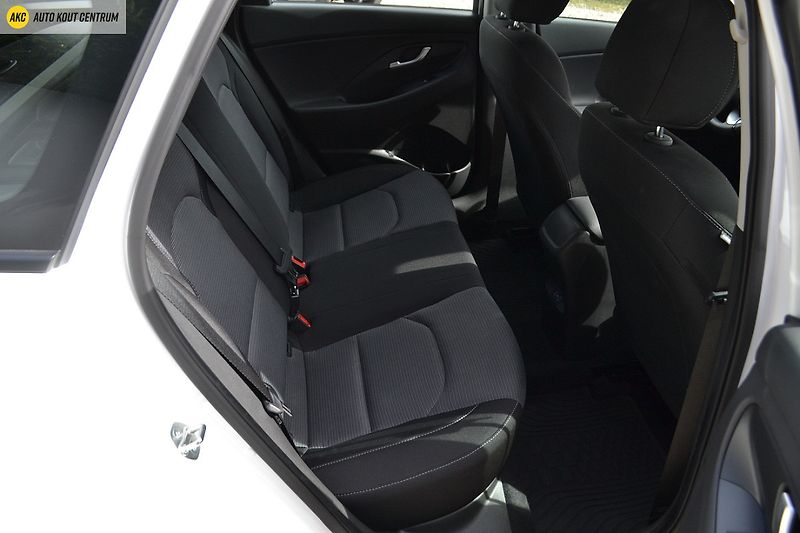 Hyundai i30 WG 1,5I MT SMART FL NAVI - fotka 14 z 45