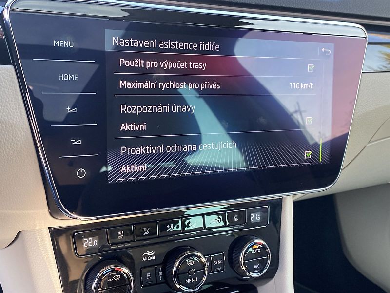Škoda Superb (2018) Combi III 2.0 TDI 4x4 L&K - fotka 20 z 49