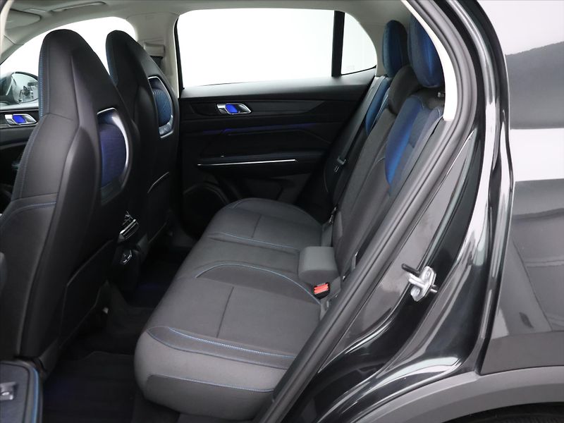 Lynk & Co 01 1,5 PHEV CORE 206kW Aut. 2.Maj - fotka 13 z 29