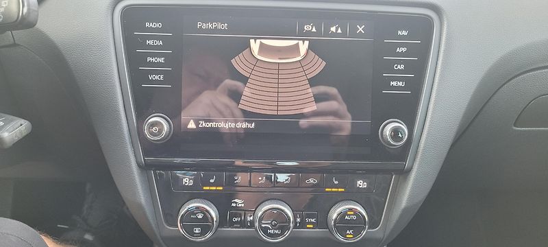 Škoda Octavia (2018) 2,0TDi 110kW DSG 4×4 „CLEVER“ - fotka 25 z 37