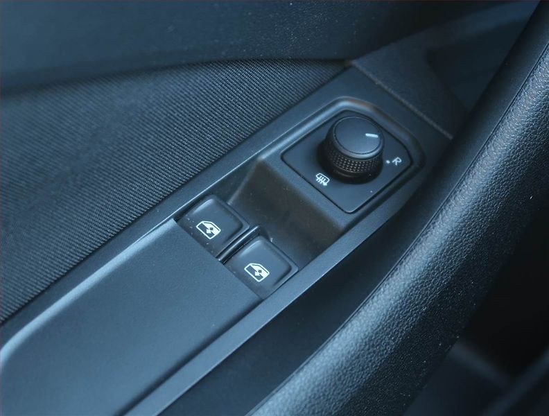 Škoda Kamiq (2020) Ambition Plus 1.0 TSI, ČR - fotka 14 z 19