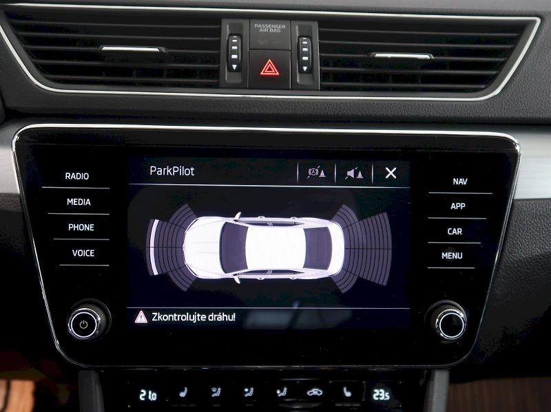 Škoda Superb (2019) AMBITION 2.0TDI 110KW DSG CANT - fotka 23 z 38