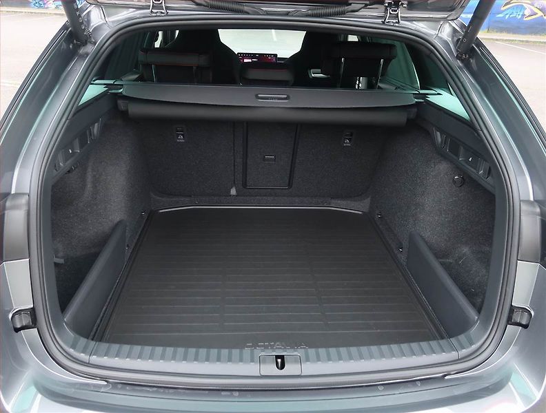 Škoda Octavia (2024) RS 2.0 TSI - fotka 14 z 15