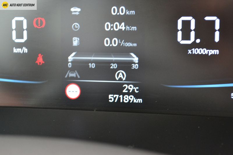 Hyundai i30 WG 1,5I MT SMART FAMILY NAVI - fotka 36 z 47
