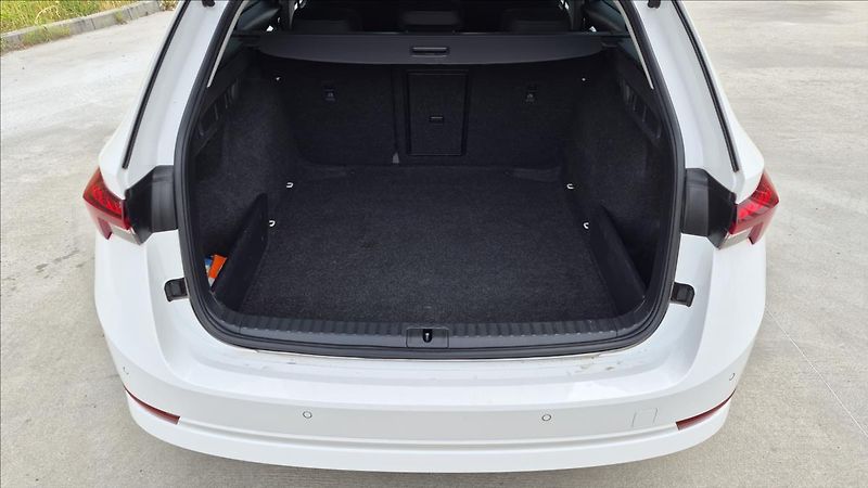 Škoda Octavia 2,0 TDi 110 Kw DSG Amb+ ČR DPH - fotka 22 z 22