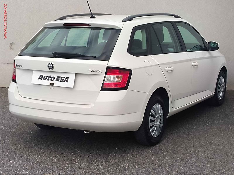 Škoda Fabia (2015) 1.2 TSi, 1.maj,ČR, Ambition - fotka 4 z 17