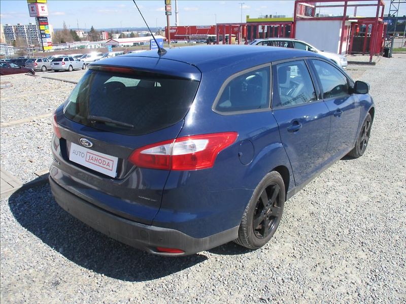 Ford Focus 1,6 i, klimatizace,serviska,CZ - fotka 8 z 36