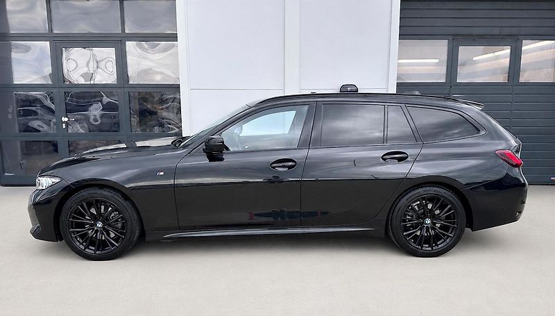 BMW Řada 3 320d xDrive M-Sport Touring - fotka 3 z 30