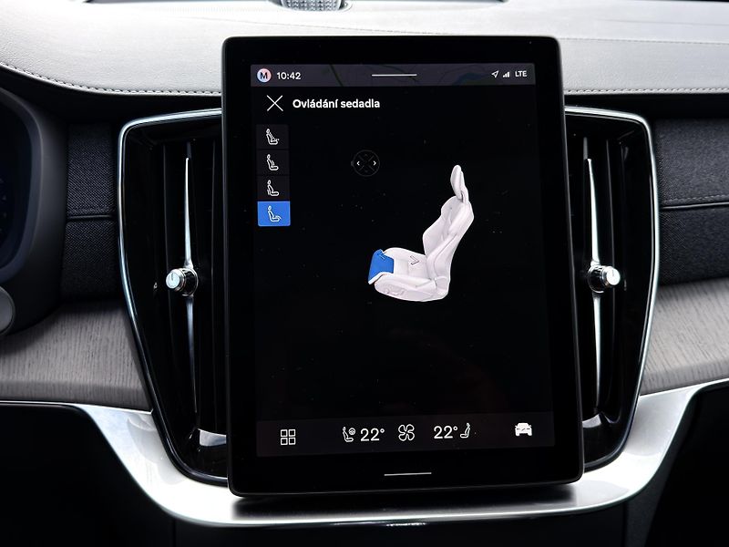 Volvo XC90 B5 AWD ULTRA BRIGHT // +kola  - fotka 32 z 59