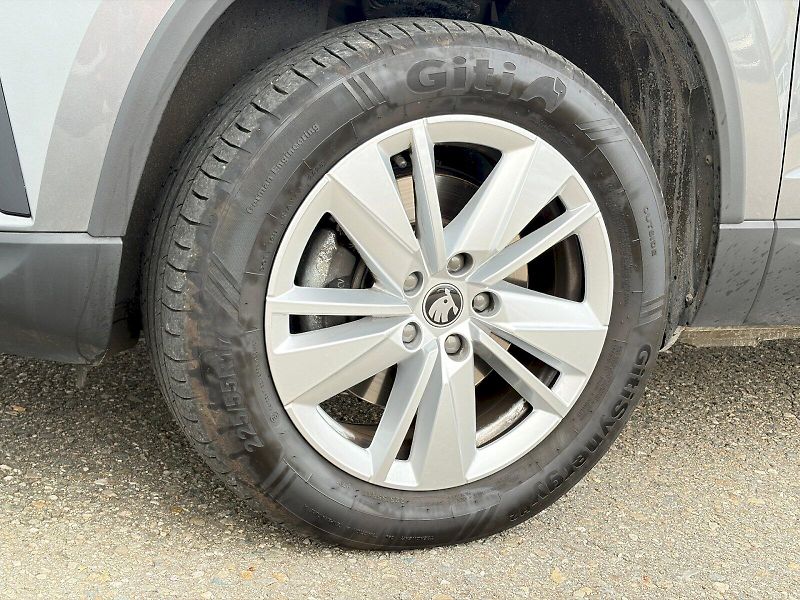 Škoda Karoq (2025) DSG 2.0 TDI / 110 kW / 4x4 / T - fotka 35 z 35