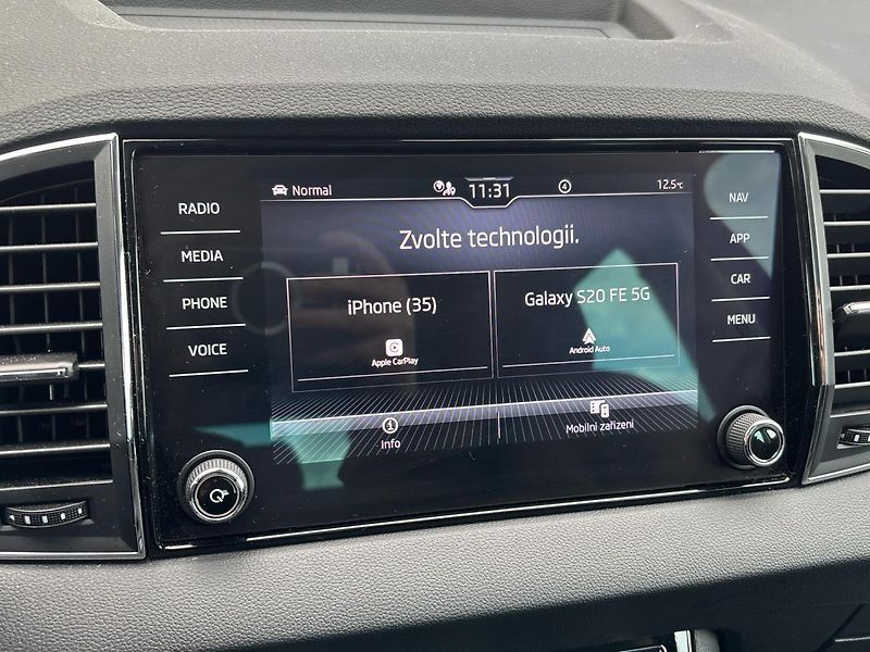 Škoda Karoq Top Selection - fotka 25 z 28