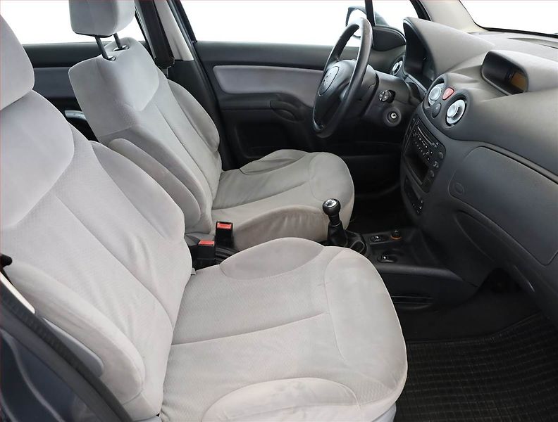 Citroën C3 (2004) Exclusive 1.4 i, nová STK - fotka 7 z 15