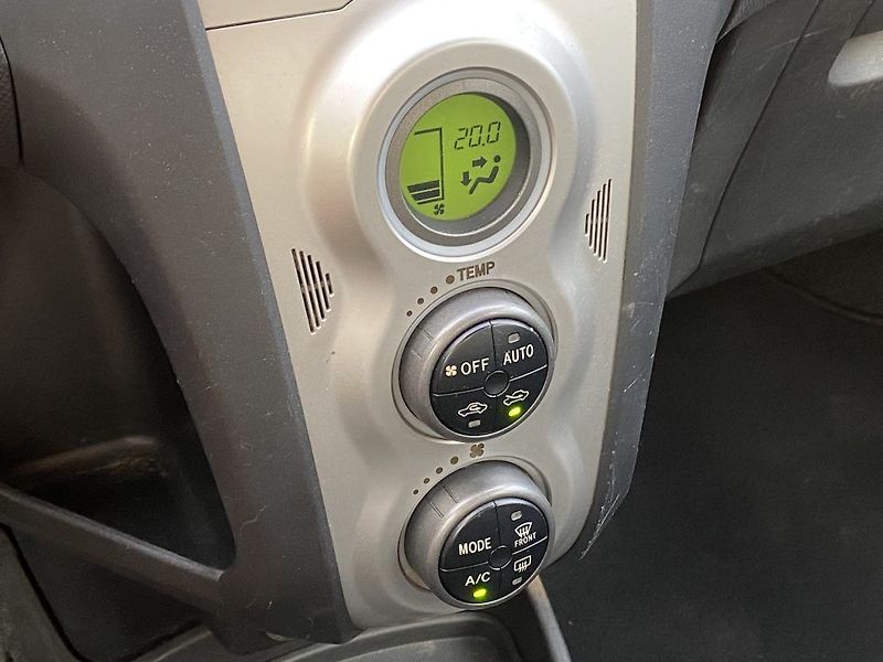 Toyota Yaris 1.4D, manual, klima, STK - fotka 13 z 15