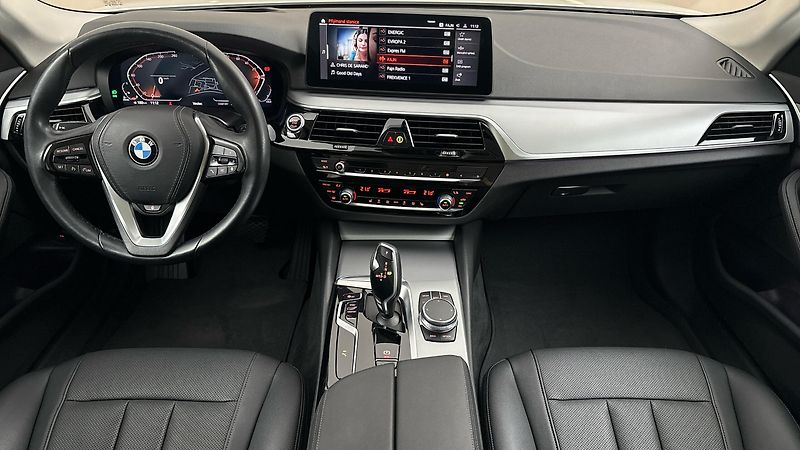 BMW Řada 5 2.0 520d At Touring - fotka 8 z 33