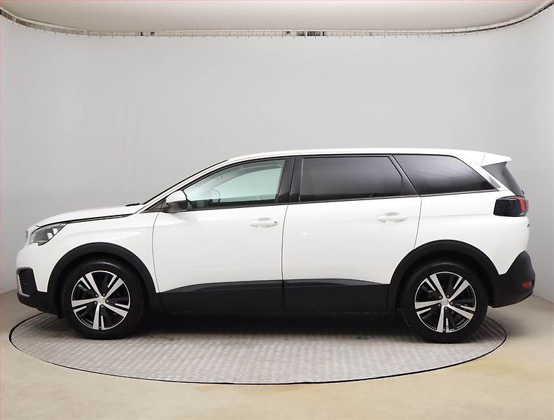 Peugeot 5008 (2020) Active Pack PureTech 130 - fotka 3 z 26