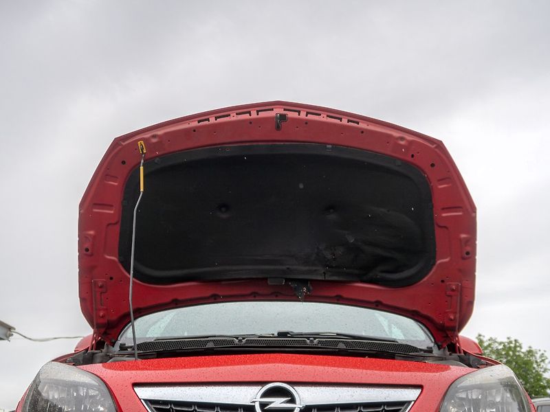 Opel Astra (2010) 1.7D 81KW – 2x KOLA - fotka 37 z 44
