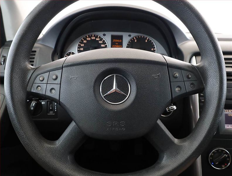 Mercedes-Benz Třídy B (2010) B 180 CDI , po STK, Tažné - fotka 8 z 16
